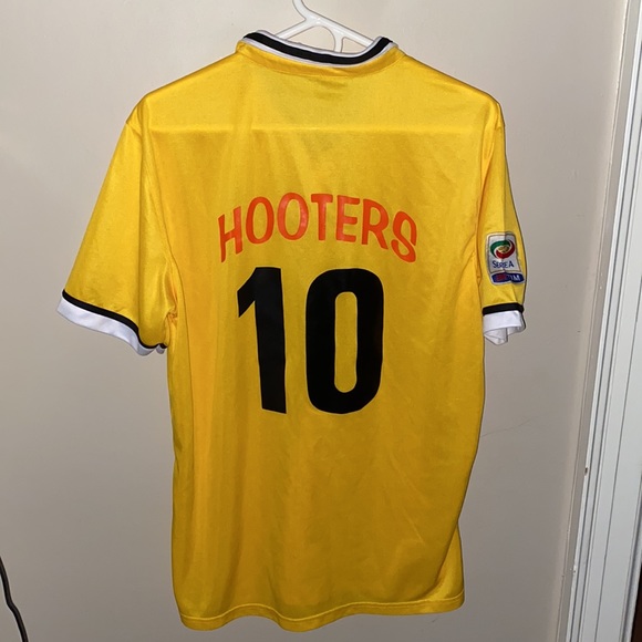 Hooter’s Juventus soccer jersey - Picture 5 of 5